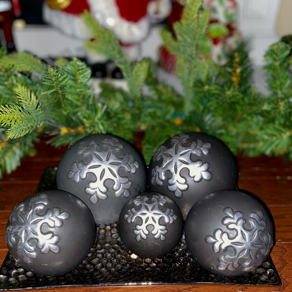 Set of 5 Ceramic Orbs Christmas Decor Balls - Picture 13 of 13